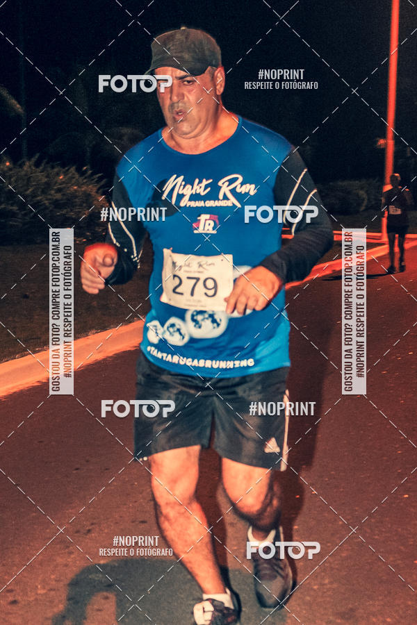 Buy your photos of the eventNight Run 5K 10K Praia Grande on Fotop