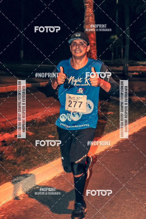 Buy your photos of the eventNight Run 5K 10K Praia Grande on Fotop