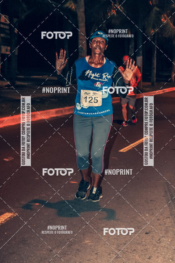 Buy your photos of the eventNight Run 5K 10K Praia Grande on Fotop