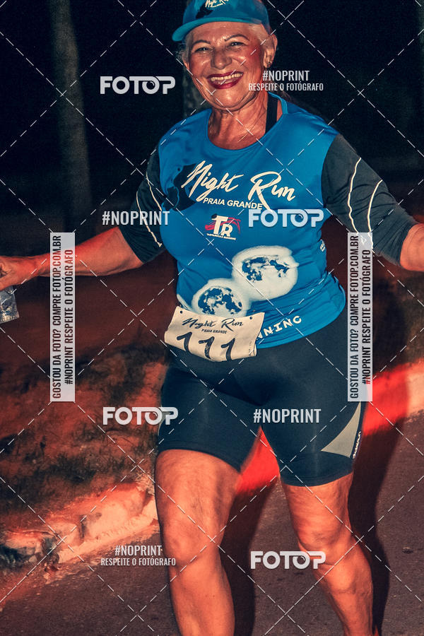 Buy your photos of the eventNight Run 5K 10K Praia Grande on Fotop