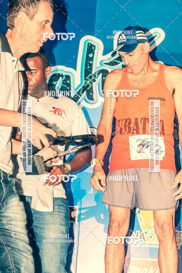 Buy your photos of the eventNight Run 5K 10K Praia Grande on Fotop