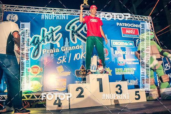 Buy your photos of the eventNight Run 5K 10K Praia Grande on Fotop