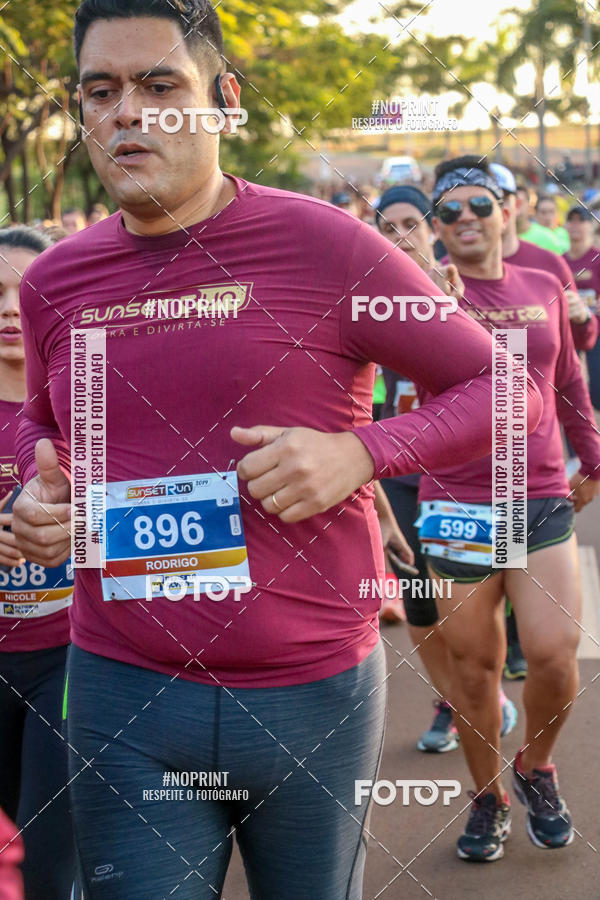 Buy your photos of the eventSunset Run 2019 on Fotop