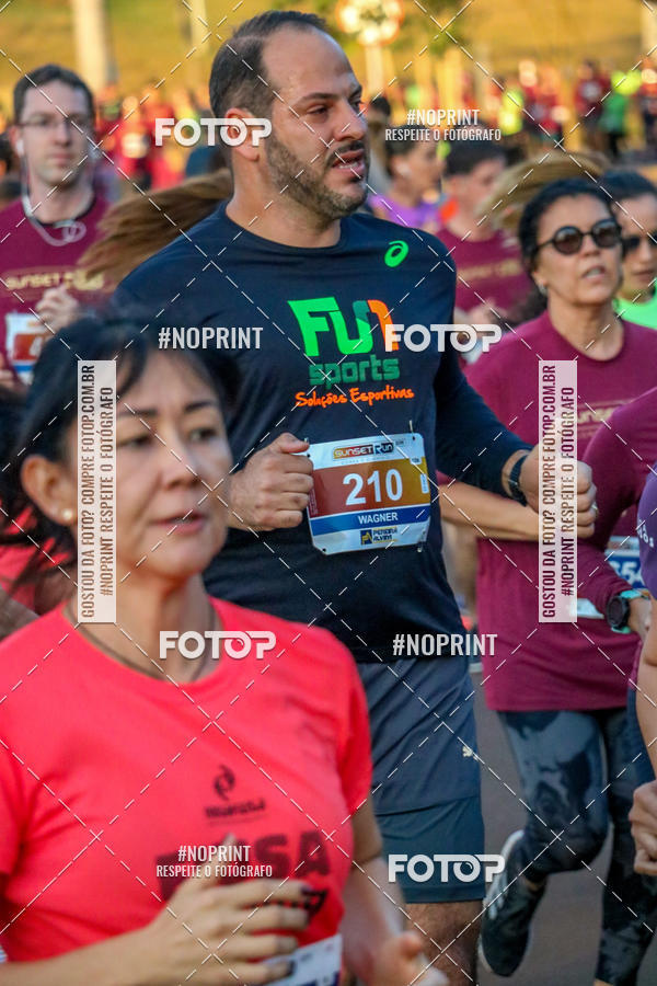Buy your photos of the eventSunset Run 2019 on Fotop