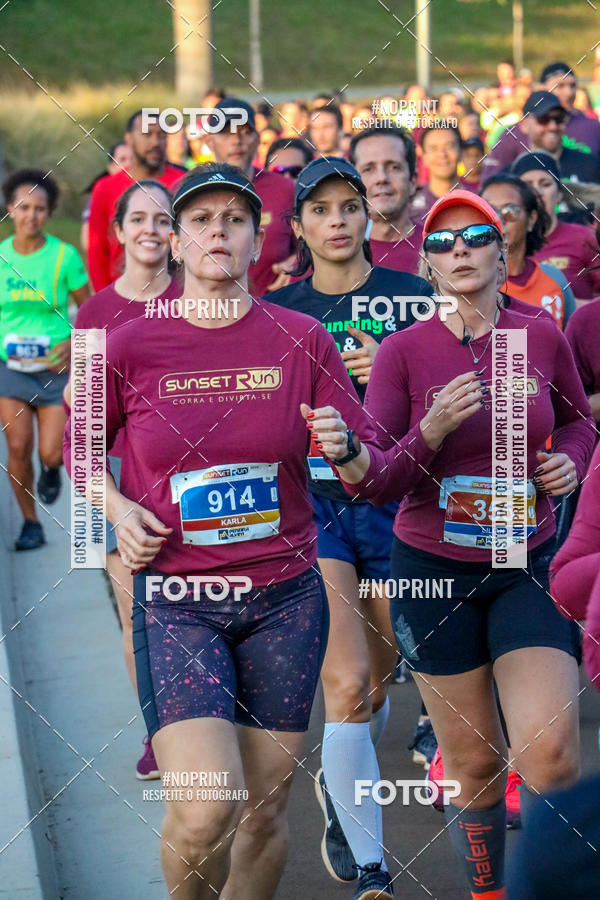 Buy your photos of the eventSunset Run 2019 on Fotop