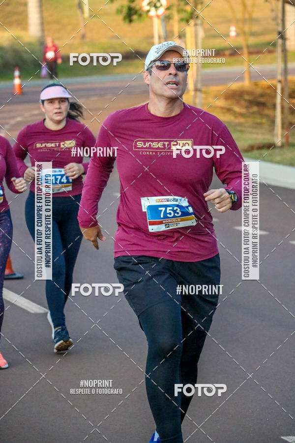 Buy your photos of the eventSunset Run 2019 on Fotop