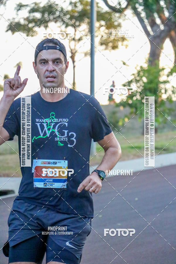 Buy your photos of the eventSunset Run 2019 on Fotop
