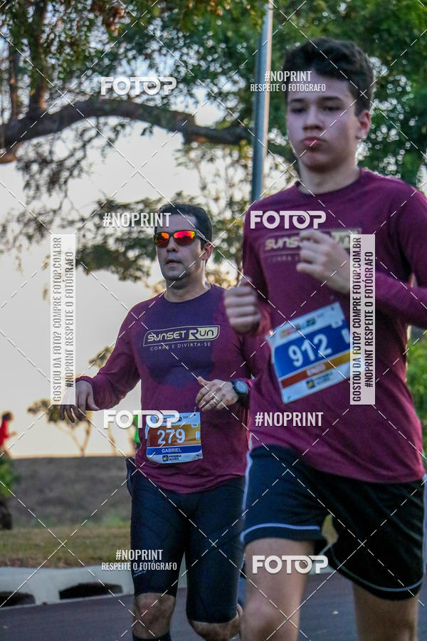 Buy your photos of the eventSunset Run 2019 on Fotop