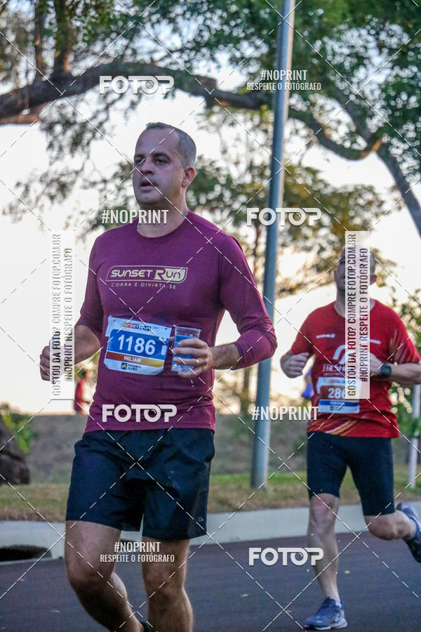 Buy your photos of the eventSunset Run 2019 on Fotop