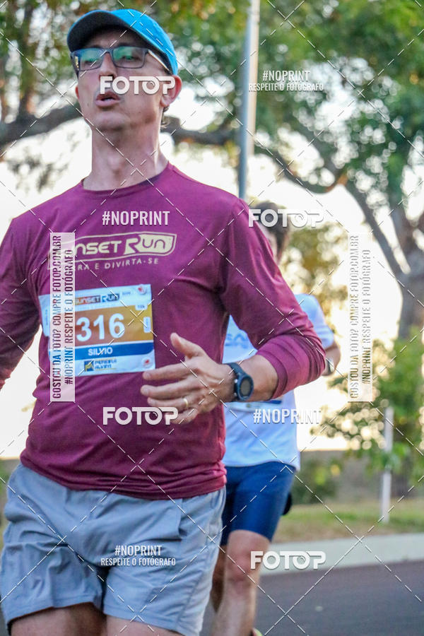 Buy your photos of the eventSunset Run 2019 on Fotop