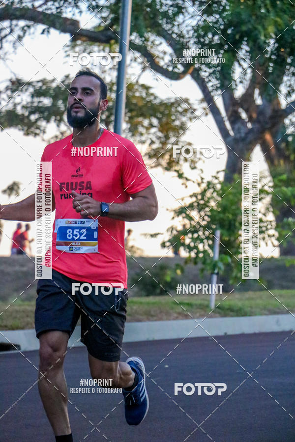 Buy your photos of the eventSunset Run 2019 on Fotop