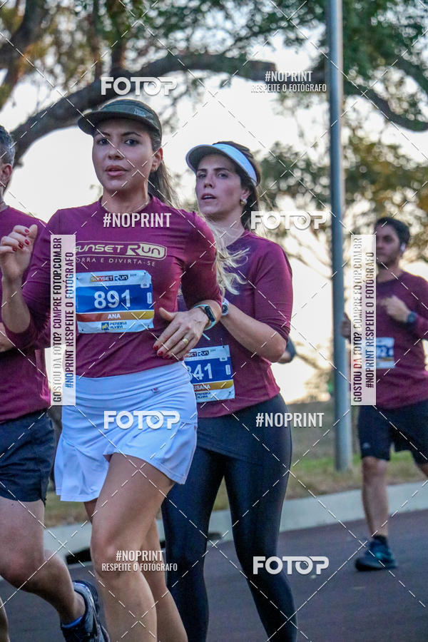 Buy your photos of the eventSunset Run 2019 on Fotop
