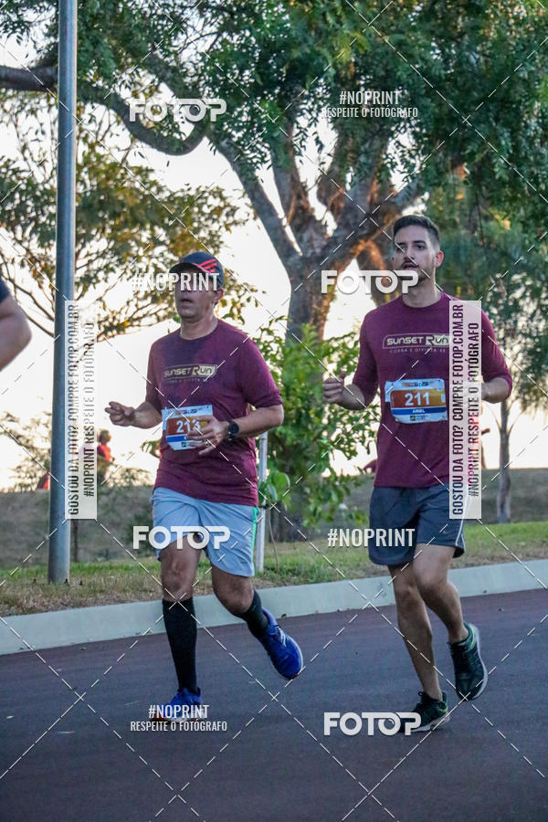 Buy your photos of the eventSunset Run 2019 on Fotop