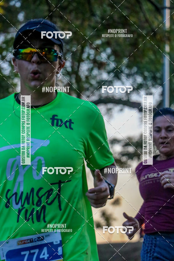 Buy your photos of the eventSunset Run 2019 on Fotop