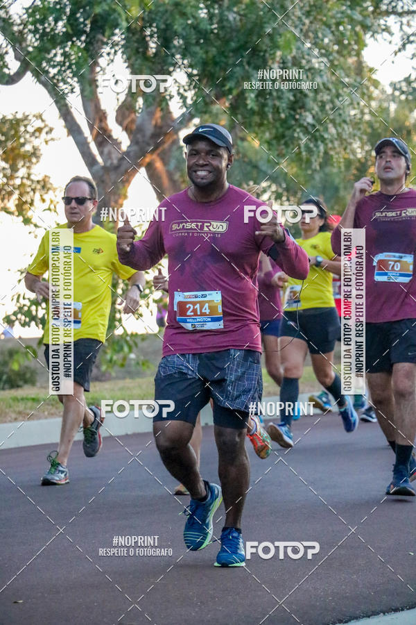 Buy your photos of the eventSunset Run 2019 on Fotop