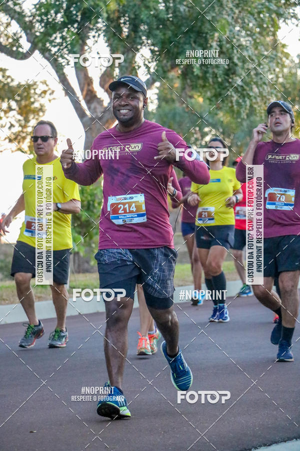 Buy your photos of the eventSunset Run 2019 on Fotop