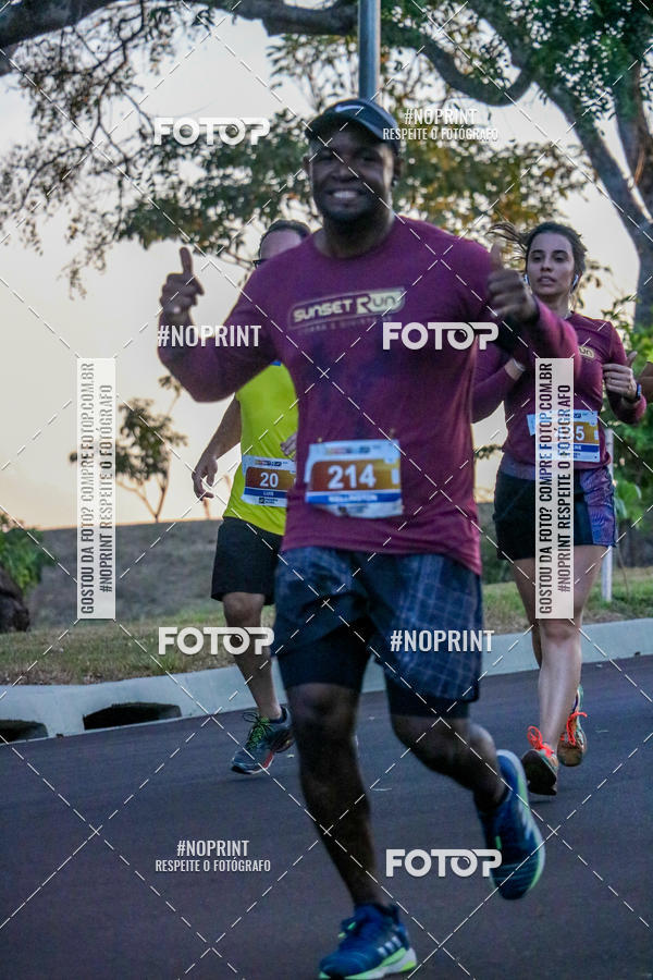Buy your photos of the eventSunset Run 2019 on Fotop