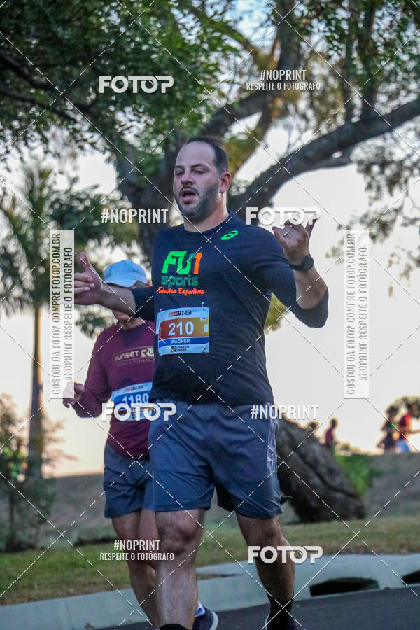 Buy your photos of the eventSunset Run 2019 on Fotop