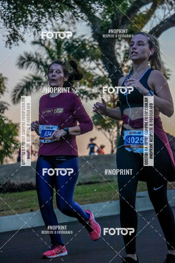 Buy your photos of the eventSunset Run 2019 on Fotop