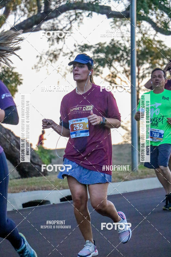 Buy your photos of the eventSunset Run 2019 on Fotop