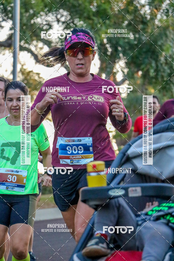 Buy your photos of the eventSunset Run 2019 on Fotop