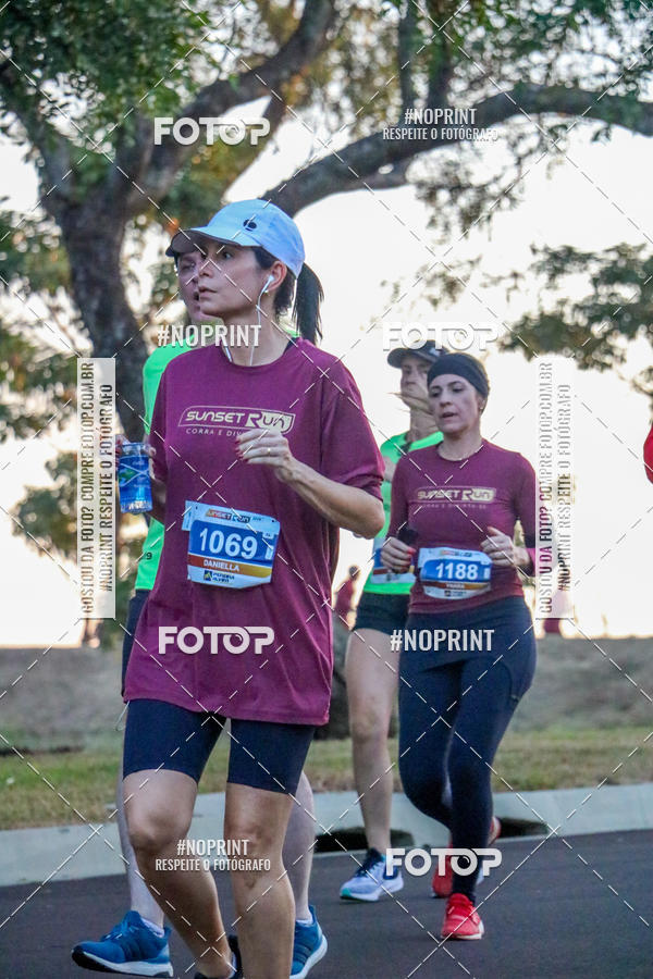 Buy your photos of the eventSunset Run 2019 on Fotop