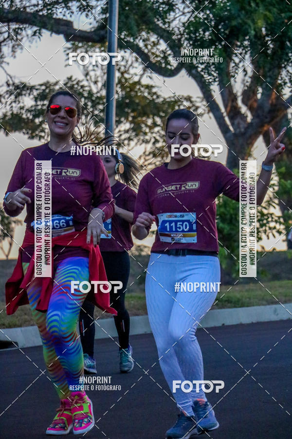 Buy your photos of the eventSunset Run 2019 on Fotop