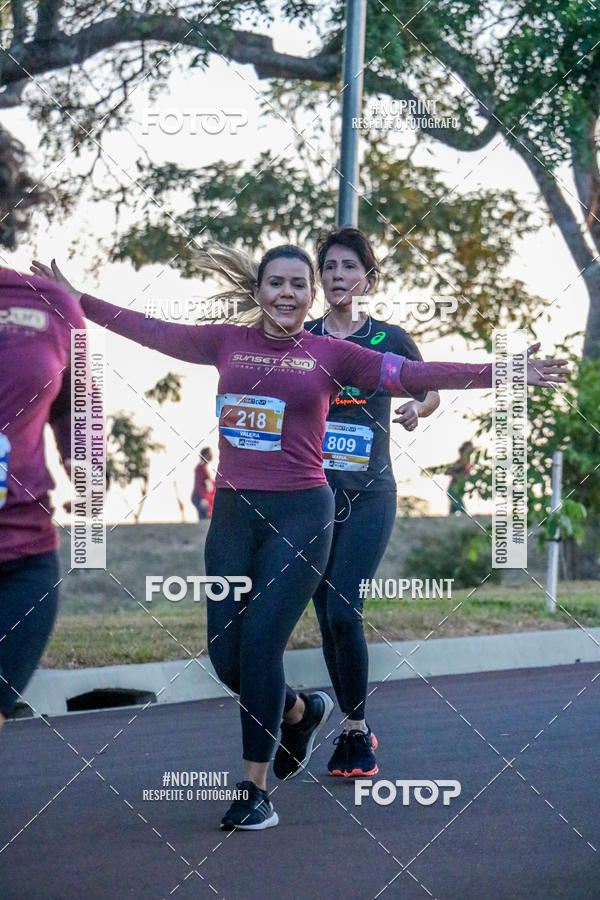 Buy your photos of the eventSunset Run 2019 on Fotop