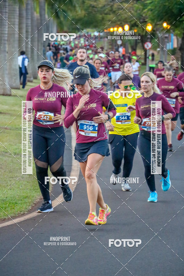 Buy your photos of the eventSunset Run 2019 on Fotop