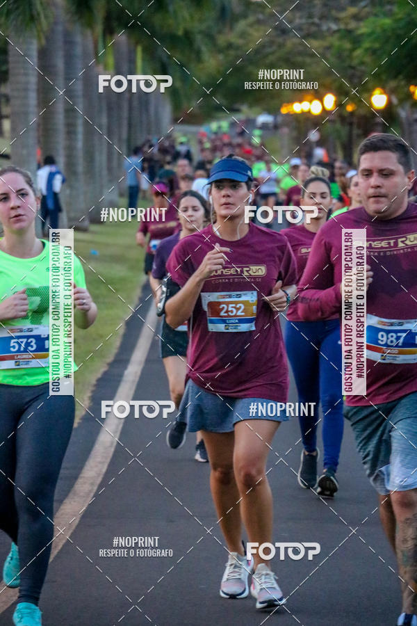 Buy your photos of the eventSunset Run 2019 on Fotop