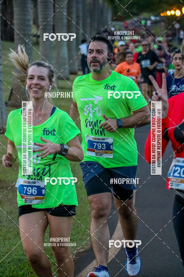 Buy your photos of the eventSunset Run 2019 on Fotop
