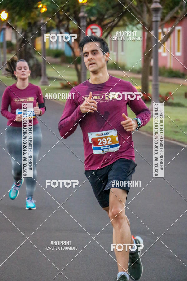 Buy your photos of the eventSunset Run 2019 on Fotop