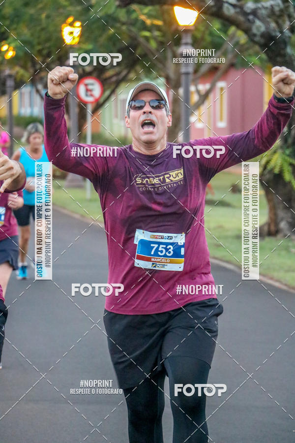 Buy your photos of the eventSunset Run 2019 on Fotop
