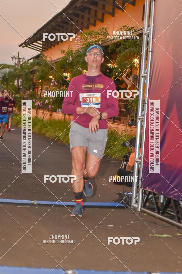 Buy your photos of the eventSunset Run 2019 on Fotop