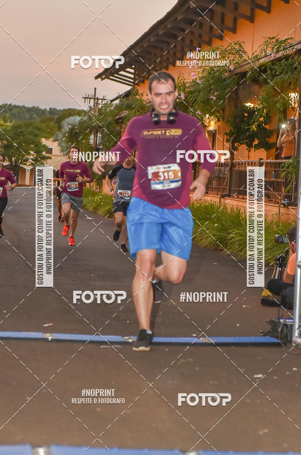 Buy your photos of the eventSunset Run 2019 on Fotop