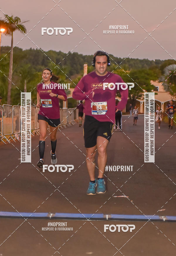 Buy your photos of the eventSunset Run 2019 on Fotop