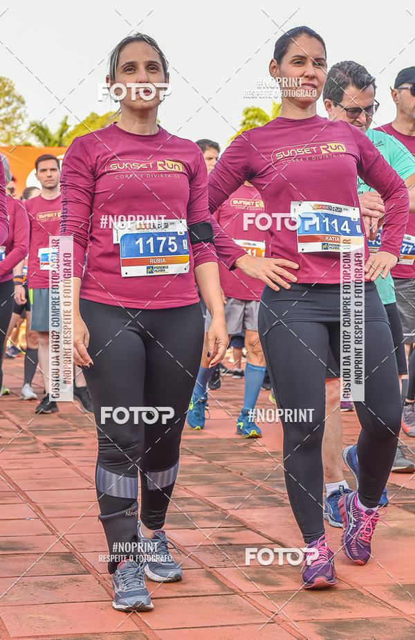 Buy your photos of the eventSunset Run 2019 on Fotop