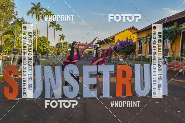 Buy your photos of the eventSunset Run 2019 on Fotop