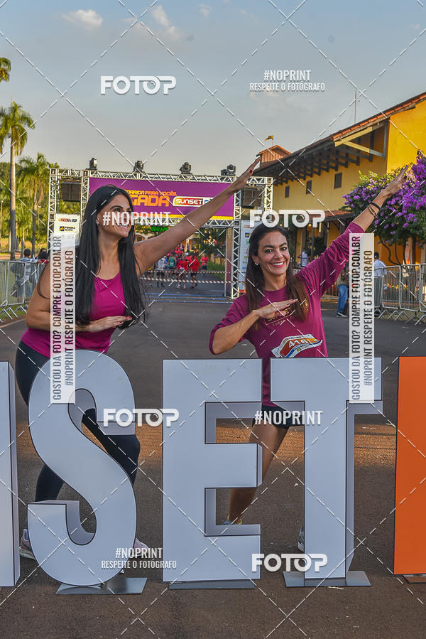 Buy your photos of the eventSunset Run 2019 on Fotop
