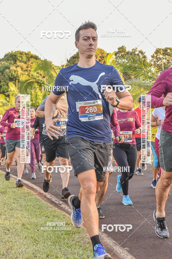 Buy your photos of the eventSunset Run 2019 on Fotop