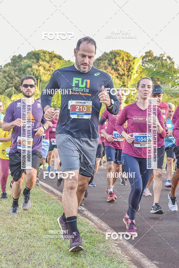 Buy your photos of the eventSunset Run 2019 on Fotop