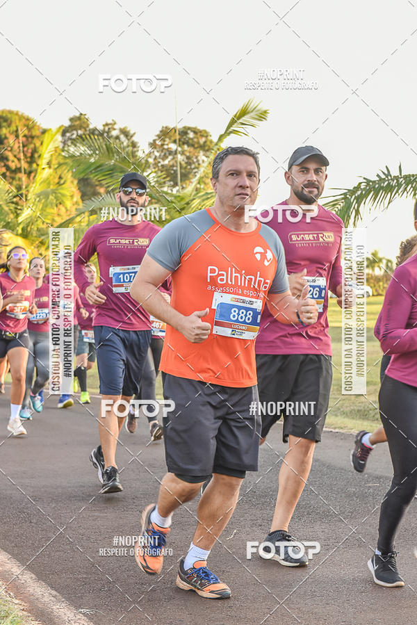 Buy your photos of the eventSunset Run 2019 on Fotop