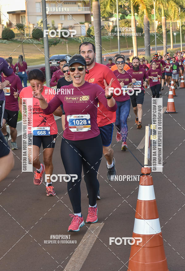 Buy your photos of the eventSunset Run 2019 on Fotop