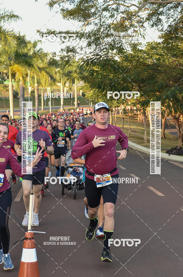 Buy your photos of the eventSunset Run 2019 on Fotop