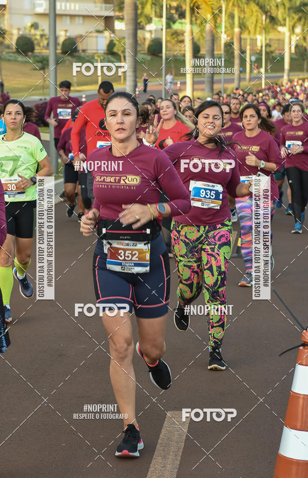 Buy your photos of the eventSunset Run 2019 on Fotop
