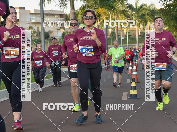 Buy your photos of the eventSunset Run 2019 on Fotop