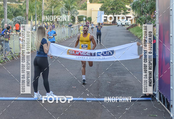 Buy your photos of the eventSunset Run 2019 on Fotop