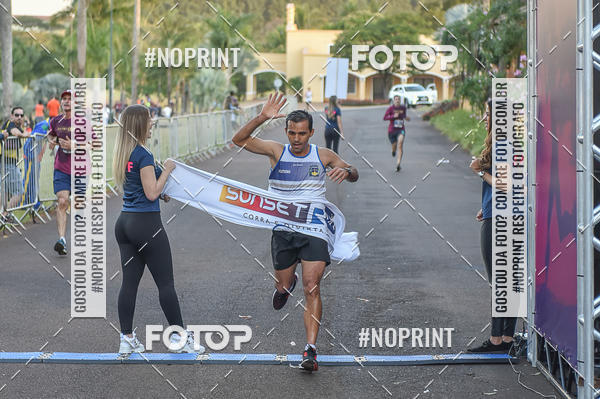 Buy your photos of the eventSunset Run 2019 on Fotop