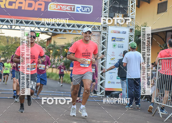 Buy your photos of the eventSunset Run 2019 on Fotop
