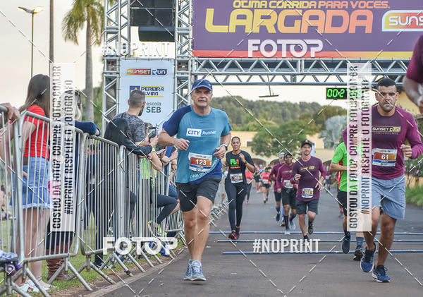 Buy your photos of the eventSunset Run 2019 on Fotop